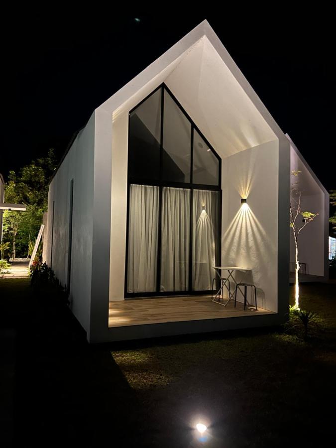 Ezu Isle Langkawi Pool Villa Pantai Cenang  Exterior photo