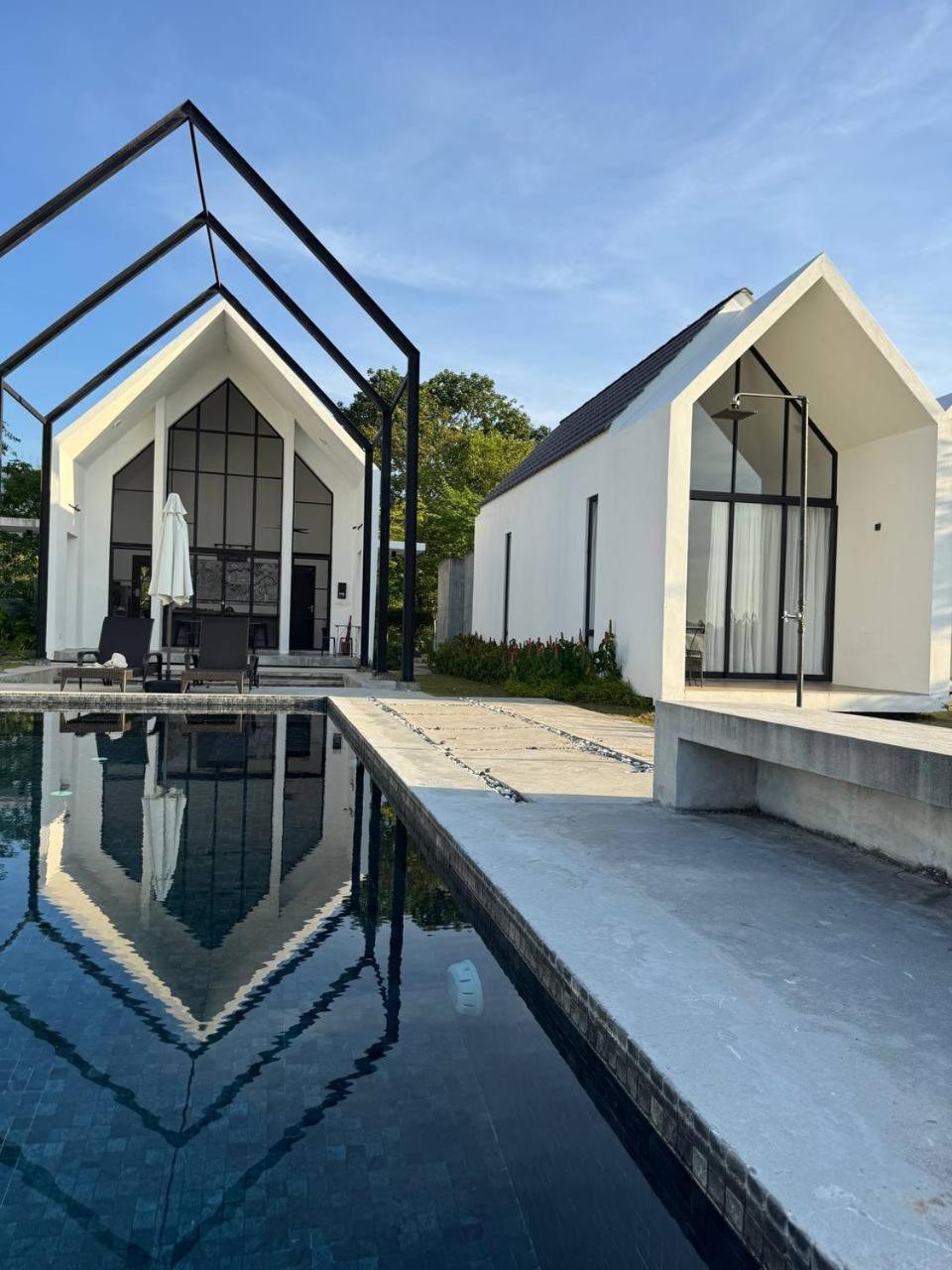 Ezu Isle Langkawi Pool Villa Pantai Cenang  Exterior photo
